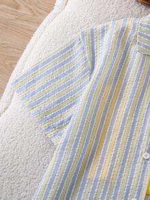 Conjunto de 3 piezas de ropa para niñas, con rayas verticales azules, amarillas y blancas con textura de tela arrugada de burbujas, una camisa de cuello casual, brillante - Amarillo - Ver 6