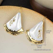 European Style Light Luxury White Glazed Fan-Shaped Earrings, Suitable For Women's Workplace Commute, Pair With Low-Key High-End Earrings, Niche Accessory, Versatile Fashion Luxury Bridesmaid Gift For Women - Geometry - View 7