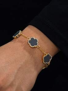 1pc Men's Fashion Design Classic Gray Lucky Five-Leaf Clover Beach Vacation Style Bracelet (No Gift Box) - Grey - View 3