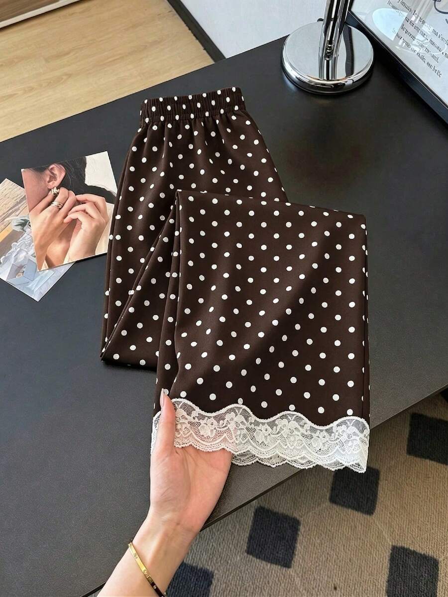 Everyssa Pantalones rectos sueltos con cintura elástica, estampado de lunares y parches de encaje, adecuados para uso diario. Pantalones de lunares, pantalones con ribete de encaje - Marrón - Ver 1