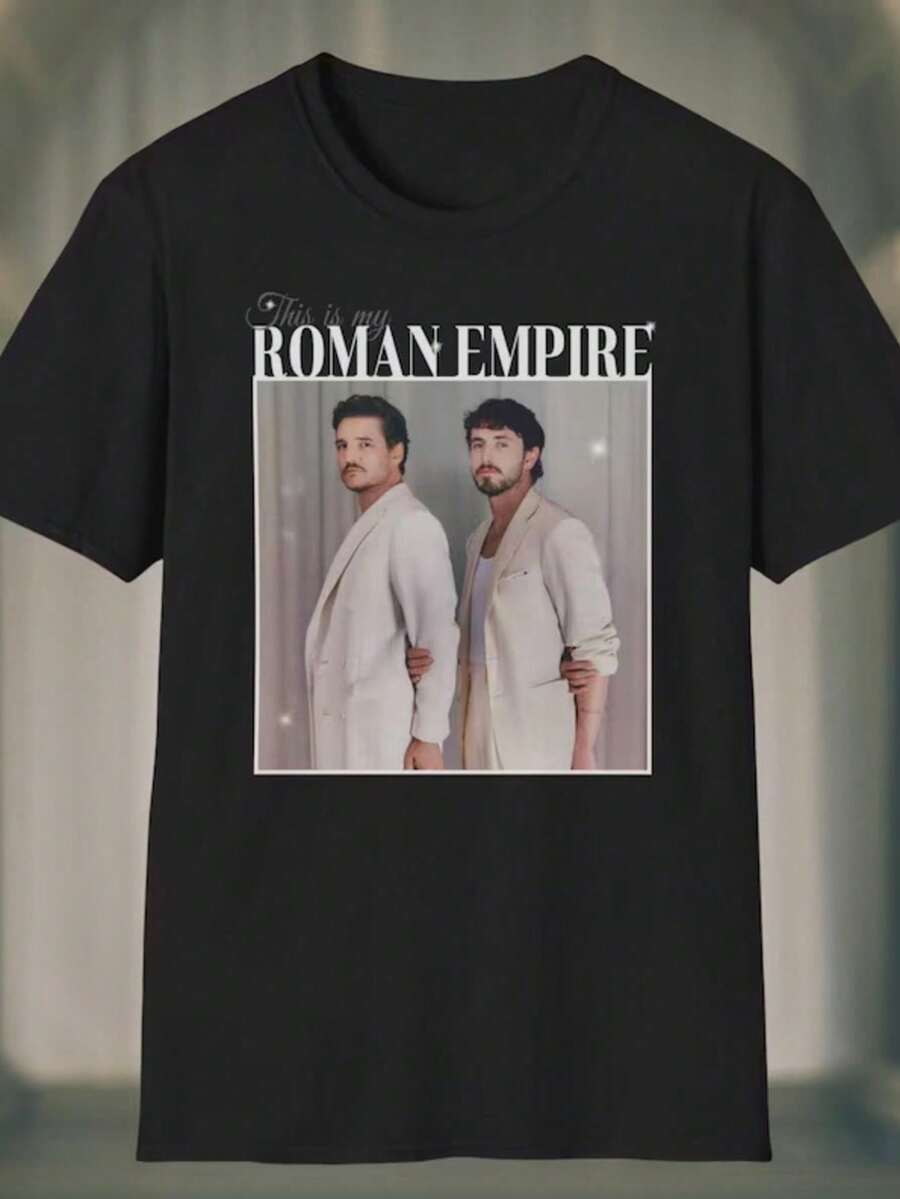 Camiseta unisex retro "This Is My Roman Empire" de Pedro Pascal y Paul Mescal. Camiseta retro vintage de los 90 "Gladiator II". Merchandising de Pedro Pascal y Paul Mescal. - Negro - Ver 1