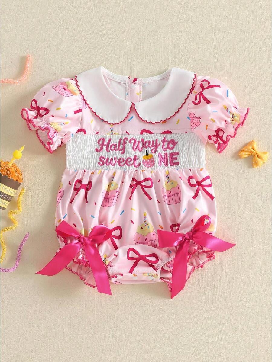 Mono de medio cumpleaños para niña con lazos, estampado de cupcakes, cuello de muñeca, mangas abullonadas, body tipo burbuja fruncido para verano y primavera. - Rosa - Ver 1