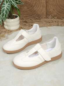 Women Round‑Toe Hollow Out Flat Shoes, T‑Strap Hook‑And‑Loop Closure Breathable Perforated Casual Daily Walking Footwear - White - View 5