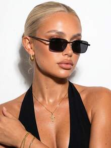 Óculos de Sol Feminino Retangular Pequeno Preto UV400 Vintage Proteção Solar - Preto - Visão 4