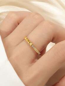 1 pieza Anillo de acero de titanio con remaches geométricos minimalistas personalizados, diseño inclinado, incrustado de diamantes de imitación, color dorado, adecuado para uso diario de mujeres y regalos de vacaciones - Dorado - Ver 4