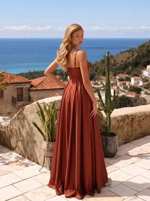Vestido marrón de tirantes finos con espalda descubierta y bolsillos, ideal para fiestas, bodas y eventos formales. - Marrón - Ver 2