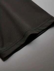 Camiseta de hombre con diseño de doble cara a la moda - Con un diseño inspirado en Vacaciones 2025 en Cancún,éxico, con motivos de playa y viajes, cuello redondo informal, lavable aáqu - Negro - Ver 2