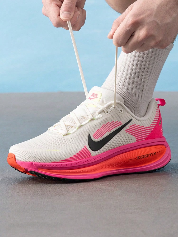 Nike VOMERO 18 CM Running Shoes, Shock Absorbing Men's Fitness Workout Sports Sneakers IB7315-100 - Sail White/Redwood Green/Transparent Pink - View 1