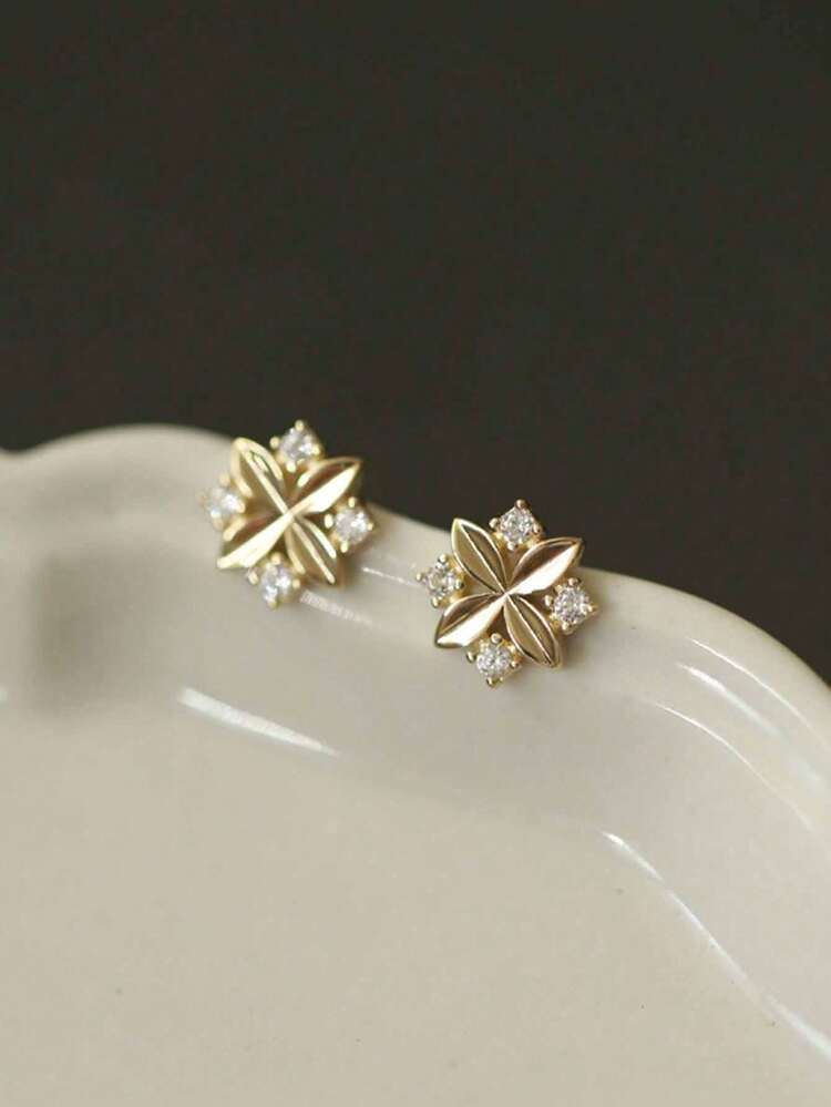 1 Pair 925 Sterling Silver Plated 14K Gold Elegant Ins Style Niche Rhombus Zirconia Cross Small Flower Stud Earrings For Women - Flowers - View 3