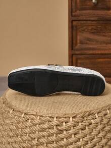 WHDXY 溫柔蕾絲鏤空瑪麗珍平底鞋，適合學生通勤與旅行，可搭配長裙，簡約日常穿搭，適合女性日常通勤與度假穿著 - 白色 - 查看 7