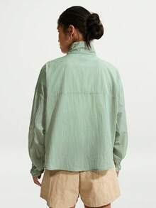 Nike Sportswear 女款寬鬆輕量耐撕裂外套 IF0588-006 - 豆綠色 - 查看 2