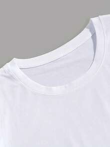 Camiseta de manga corta para hombre con estampado de doble cara, que presenta un vibrante diseño de esturión tropical con elementos de graffiti de colores brillantes. Esta marca de ropa urba - Blanco - Ver 3