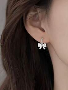 Brincos de Diamante em Formato de Coração com Laço Clássico e Libélula Requintada com Microincrustação em Prata Esterlina S925, Estilo Mori, Moda Fresca e Versátil, Presente para Família, Amigos e Casais - Prata - Visão 5