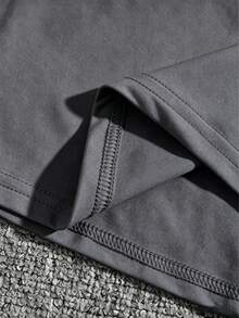 Men's Short-Sleeved T-Shirt With A Round Neck And Simple Design - 深灰色 - 查看 5