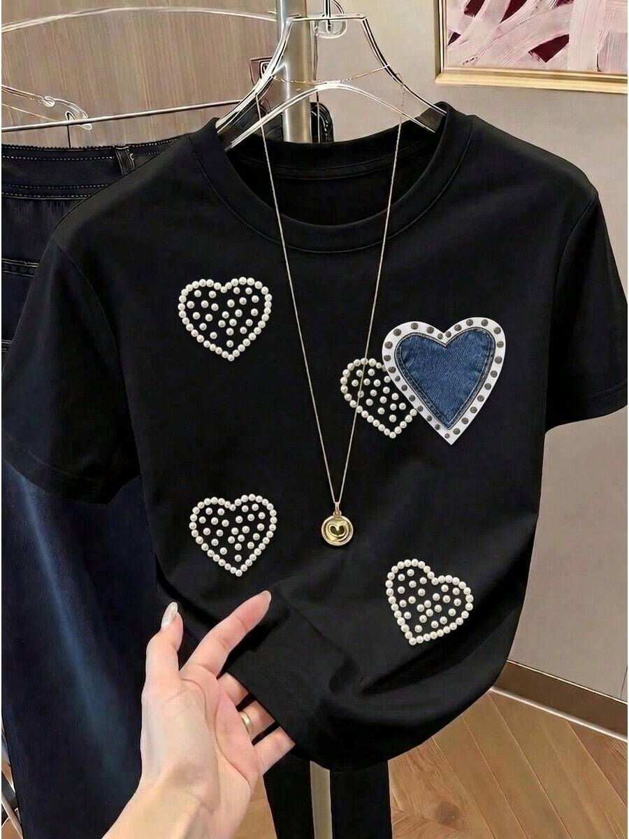 Camiseta de manga corta para mujer con estampado de corazones en transfer, decorada con perlas blancas y tela vaquera azul oscuro, cuello redondo - Negro - Ver 1