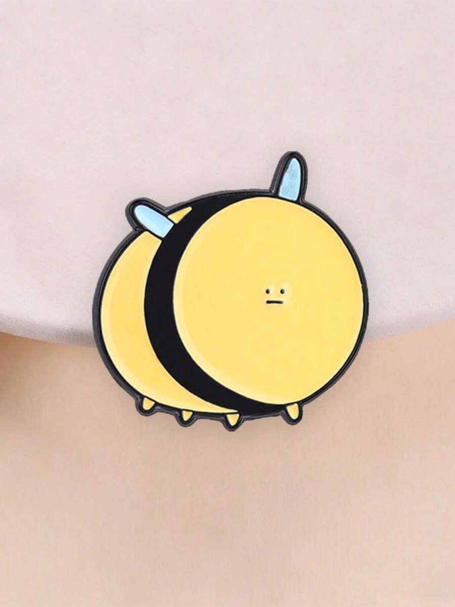 Cute Bee Enamel Pin, Kawaii Round Brooch, Adorable Accessory For Clothing & Bags, Perfect Gift Idea