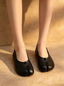 Sandal Jepit Wanita Ujung Bulat Hitam - Gaya Kasual, Cocok Untuk Kantor, Aktivitas Luar Ruangan, dan Pakaian Musim Semi/Panas - Hitam - View 4