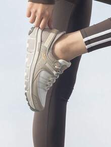 Skechers 女款輕量緩衝戶外登山旅行鞋 繫帶戶外運動鞋 180147 - 灰褐色 - 查看 3