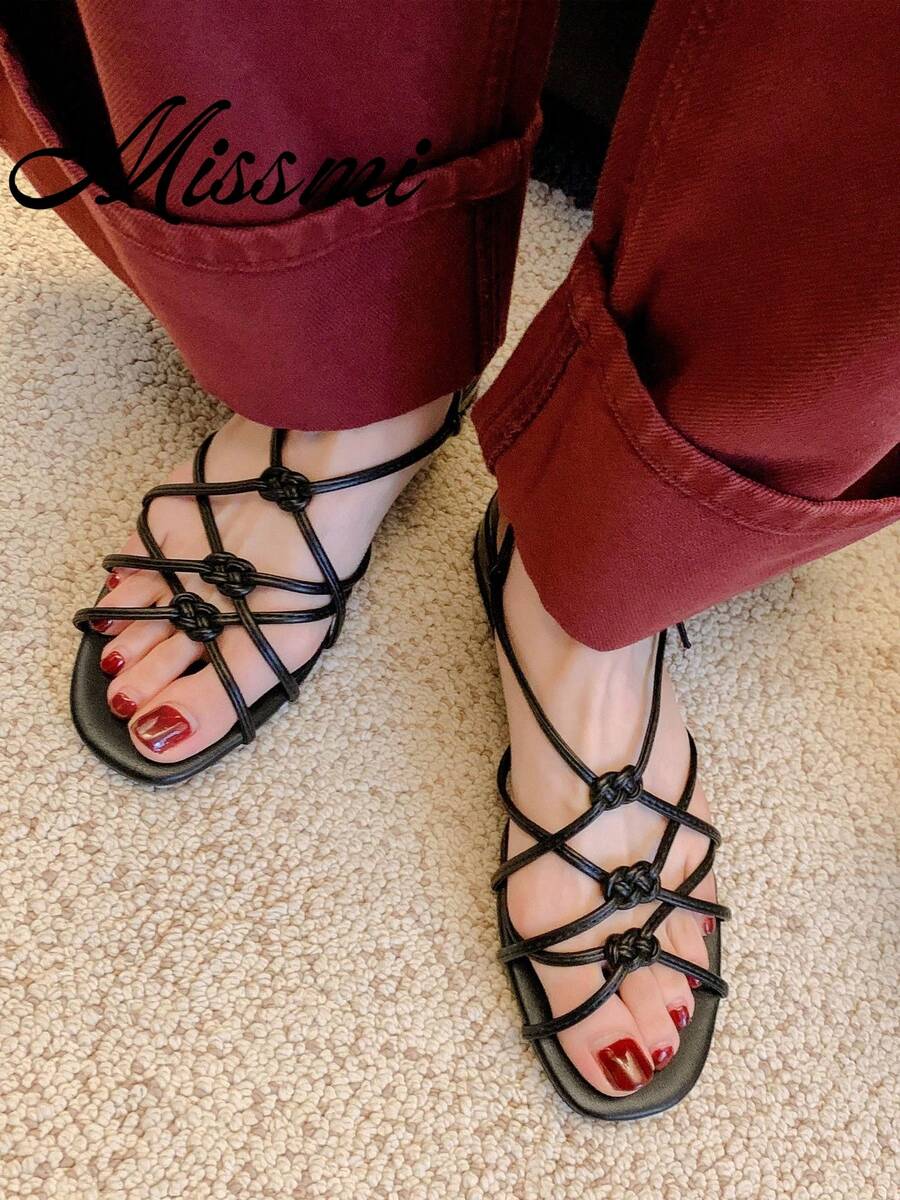 Sandal Desain Ceruk Berongga Buatan Tangan Baru, Warna Emas, Gaya Prancis, Cocok untuk Dipakai di Musim Panas - Hitam - View 1