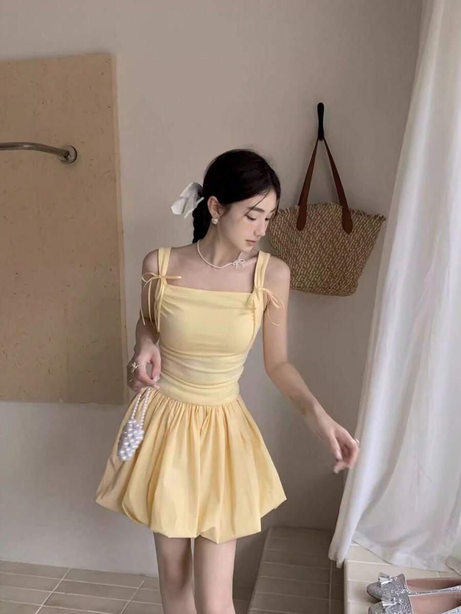 New Summer Collection: Women's Camisole Dress With Ribbon Straps, Shirred Waist, And Balloon Skirt - Yellow - Sweet Style, Perfect For Dates, Casual Wear, And Shopping - 黃色 - 查看 1