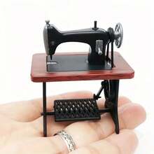 1/12 Scale Mini Vintage Pedal Sewing Machine Model Decoration, DIY Mini Photography Prop/Living Room Scene Decor, Best Gift Collection Architecture And Accessories, Sewing Machine Model, Sewing Supplies, Sewing Accessories - Multicolor - View 3