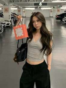 女款夏季休閒V領短袖修身彈性T恤上衣，美學風格 - 灰色 - 查看 2