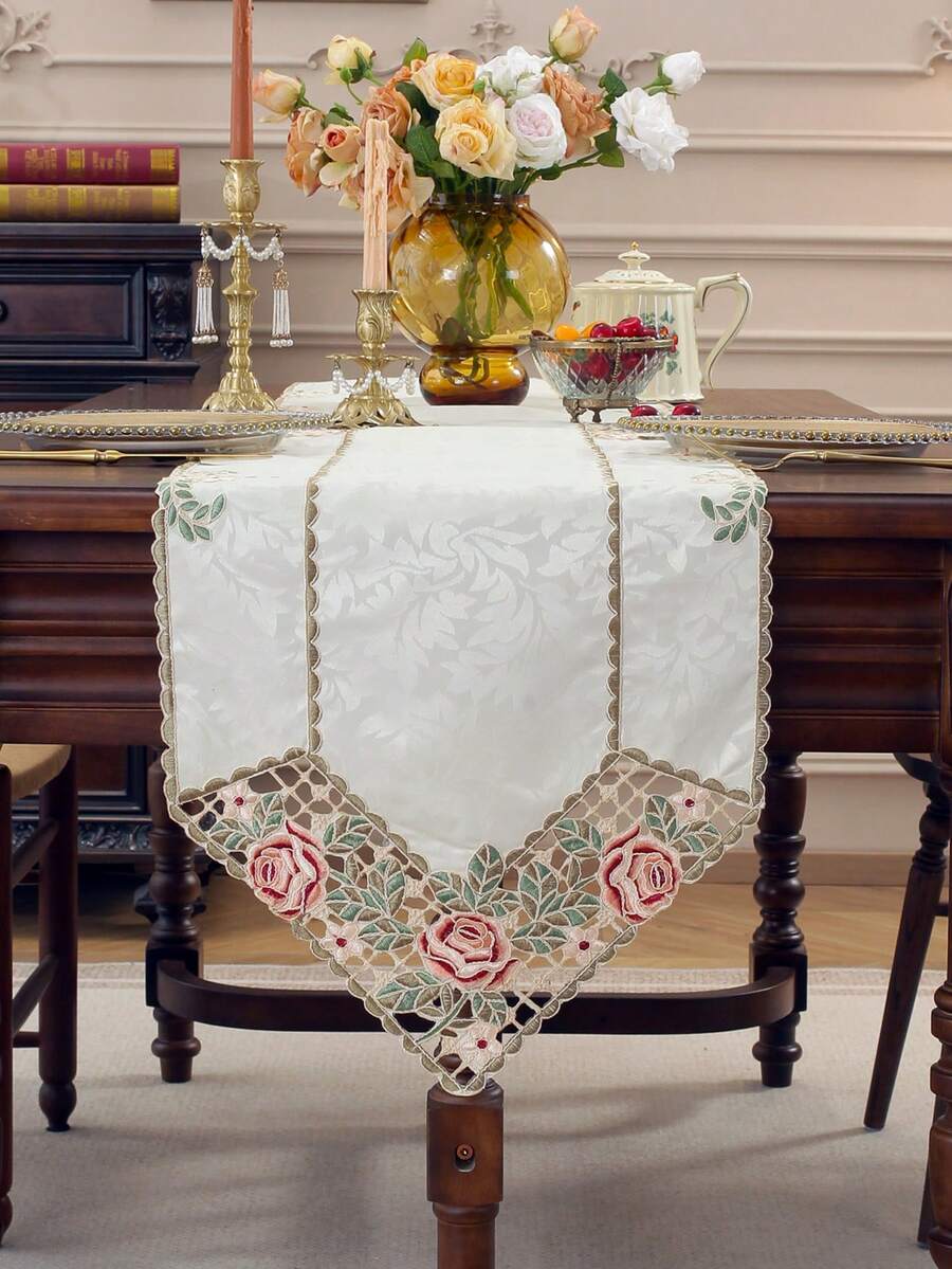 ABEST6522 Home&Living store 100% Polyester Creme Jacquard Tischläufer mit Dreieck-Bogenkante, rosa Rosenstickerei und Cut Out Cutwork-Spitzenrand, Vintage Blumen Deko Tischläufer für Esstisch, Hochzeit, Landhausstil, Teetisch, Heimdekoration - Verschiedenfarbig - Übersicht 1