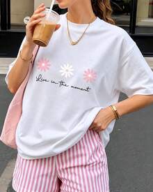 Camiseta de Mujer Minimalista con Bolsillo Lateral, Estampado de Signo de Paz y Cara Sonriente, Cuello Redondo, Básica, Sencilla, Casual para Uso Diario - Flores (blancas) - Ver 1