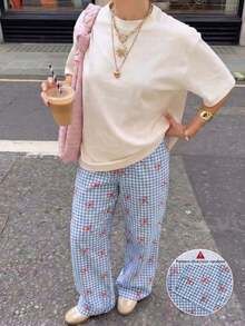 女款夏季圓領短袖T恤與條紋長褲套裝，豹紋、圓點、格子，優雅、運動、派對、健身房、夏季、Juneteenth、女款杏色套裝、杏色上衣、女款海灘套裝、隨機印花、女款夏季套裝、女款休閒套裝、學院風、日 - 杏色1+蝴蝶格 - 查看 3