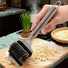 1 pieza Cortador de fideos manual multifuncional de acero inoxidable, máquina de prensar pasta con rodillo cortador de pasta de acero inoxidable y rodillo de separación uniforme, herramienta de cocina de diseño múltiple de tira larga apta para prensar y cortar pasta, aplicable para la cocina diaria y el horneado en casa - Ver 2