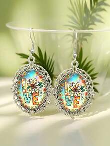 Un par de pendientes colgantes ovalados de estilo retro y lindos con estampados de margaritas y el carácter "LOVE", perfectos para el uso diario y como joyería de verano. - Plateado - Ver 6