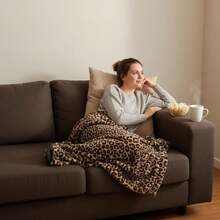 1pc Leopard Print Faux Rabbit Fur Blanket, Double Layer Warm Faux Rabbit Fur Throw, All Season Multi-Functional Blanket For Living Room, Bedroom, Sofa Decoration, Great Gift - Brown - View 9