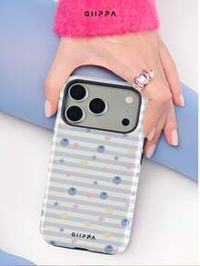 GIIPPA 1 pieza Funda de teléfono con base de rayas horizontales azul claro con diseño de patrón de arándanos y pequeñas estrellas, Funda de teléfono 17 Pro Max, Compatible con teléfono 16 Pro Max, 15 Pro Max, 14 Pro Max, Funda de teléfono de moda de alta gama estilo coreano divertido, Compatible con 11/12/13/14/15/16 Pro Max Plus, Diseño elegante adecuado para hombres y mujeres, ¡Regalo perfecto para novia en Navidad, Día de San Valentín, Pascua, Temporada de bodas y cumpleaños! - Multicolor - View 5