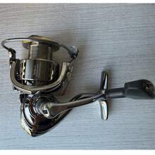 A B U Garcia 紡車釣魚捲線器 Coil 超輕量 TW1000-5000 速度 5.1:1/5.5:1 最大拖曳力 7-12kg 適用於鱸魚、狗魚的鹹水釣具 - 彩色 - 查看 14