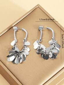 1 Pair Sparkling Round Disc Tassel Niche Design Premium Earrings - Silver - View 4