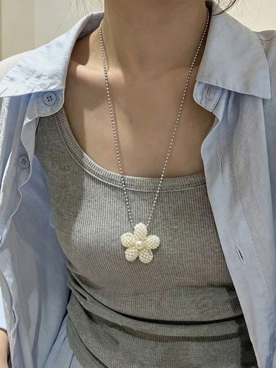 Korean Style Ins-Inspired Pearl Woven 3D Flower Titanium Steel Necklace For Women, Lightweight Luxury Niche Gentle Non-Fading Sweater Chain - Beige - View 1