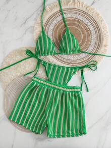 Set de bikini boho de 3 piezas para mujer con top halter, short de rayas y cubre falda de crochet con cordón - Verde - Ver 1