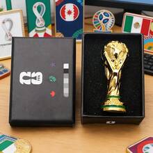 FIFA 2026 美國/加拿大/墨西哥世界盃球迷收藏飾品紀念品，足球獎盃車用飾品、辦公室裝飾、家居裝飾、學生獎品、足球迷裝備、足球派對禮品、學校運動會獎品，給家人和朋友的有意義禮物（產品款式和顏色可能略有不同，外包裝隨機） - 查看 8