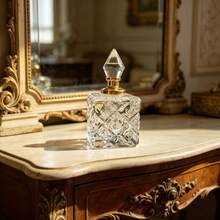 Vintage Crystal Glass Decorative Perfume Bottle, Glass Dropper, No PVC, Hand Wash Solely, Square, Reusable Perfume Essential Oil Bottle, Living Room Car Perfume Dispenser. Perfect For Daily Storage, Home Vanity Decor, Mother's Day & Anniversary Gifts - 1PC - View 5