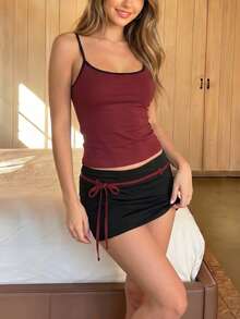 Kliou 夏季優雅修身兩件套女裝 低領露背細肩帶背心＋繃帶流蘇裙 甜美基礎街頭風套裝 - 酒紅色 - 查看 3