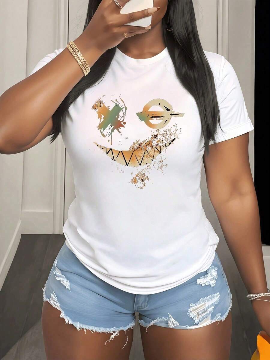 Abstract Face With A Cheerful Expression Symbolizing Optimism And Youthful Energy With Golden Brushstrokes On A White Background. Women's T-Shirt, 100% Cotton, Comfortable And Modern For Everyday Wear. Eve - 白色 - 查看 1