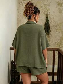 Women's Plus Size Green Woven Fabric 2-Piece Set, Short Sleeve Polo Collar Button Shirt Paired With Drawstring Shorts, Summer Casual Outfit Elegant - Dark Green - View 7