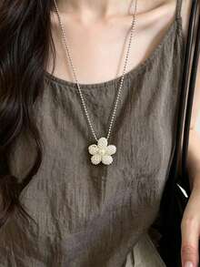 Korean Style Ins-Inspired Pearl Woven 3D Flower Titanium Steel Necklace For Women, Lightweight Luxury Niche Gentle Non-Fading Sweater Chain - Beige - View 5