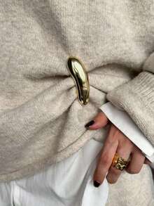 1pc Women's Minimalist Metallic Luster Brooch, Fashionable High-End Decoration For Waist-Cinching Dresses And Coats - Silver - View 10