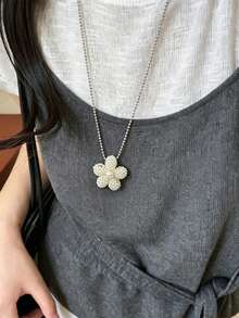 Korean Style Ins-Inspired Pearl Woven 3D Flower Titanium Steel Necklace For Women, Lightweight Luxury Niche Gentle Non-Fading Sweater Chain - Beige - View 2