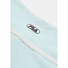 FILA شورت كونفيني ضيق بشريط متباين، شورت ركوب الدراجات للنساء، 65% بوليستر و35% إيلاستين، قصة ضيقة من نسيج إنترلوك مرن، خصر برباط وشعار ملصق - فيروزي - مشاهدة 4