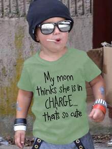 Mi mamá cree que ella está a cargo... ¡Es tan tierno!Camiseta de cuello redondo, tops casuales, suaves y cómodos para niños y niñas, ropa de verano. - Burdeos - Ver 10