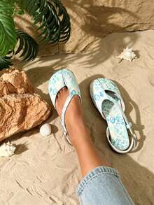 Women's Light Blue & White Floral Round Toe Flat Slide Sandals - Casual Style, Suitable For Office, Outdoor Wear, Spring/Summer - Blue and White Floral Pattern - View 4