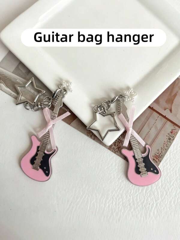 2 Peças Encanto de Bolsa de Guitarra Falsa Rosa Estilo Y2K Doce e Descolado, Fecho de Estrela em Liga, Design de Nicho Música Versátil Decoração de Bolsa Pingente, Presente de Férias do Campus