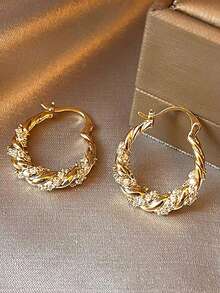 1 Pair Personalized Minimalist Elegant Luxury Geometric Twisted Design Cubic Zirconia Unique High-End Fashion Hoop Earrings For Women Daily Casual Commute Wear - Yellow Gold - View 4